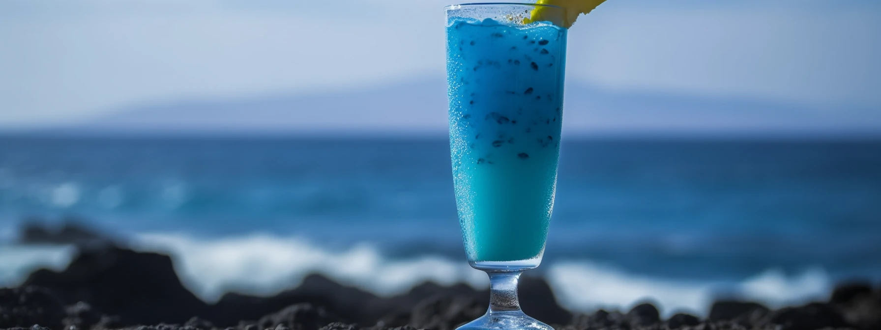 Mayspiri.store - Recept: Blue Hawaiian Cocktail osvěžující kousek Havaje ve sklenici